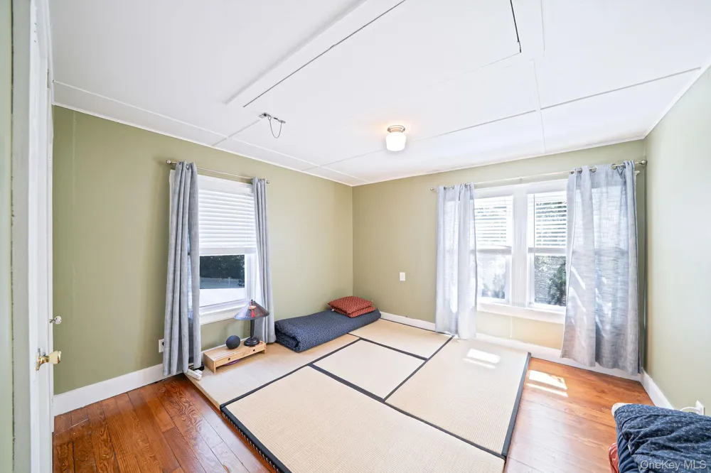131 Quaker Path East Setauket, NY 11733