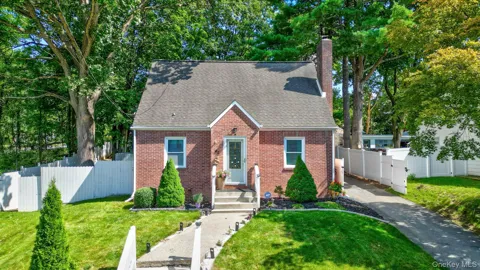 42 Streit Avenue