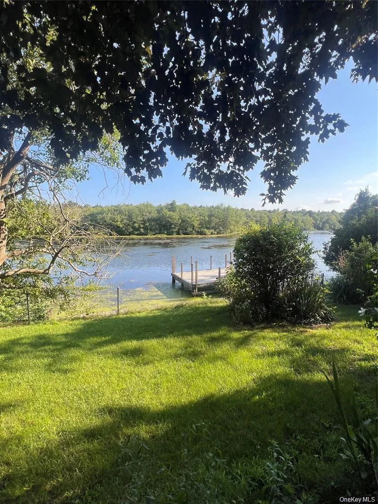 1375 West Main Street Riverhead, NY 11901