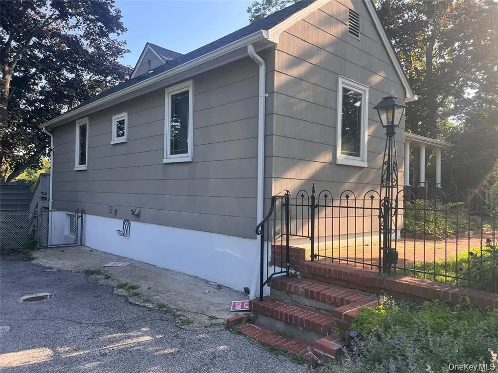 1375 West Main Street Riverhead, NY 11901