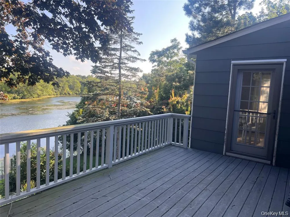 1375 West Main Street Riverhead, NY 11901