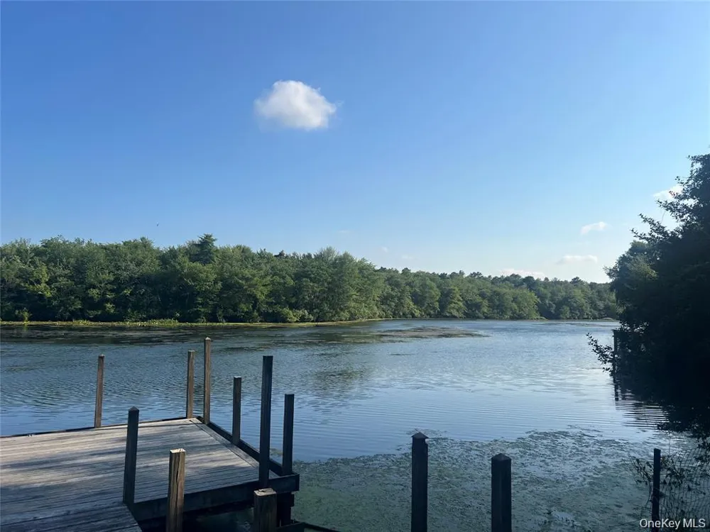 1375 West Main Street Riverhead, NY 11901