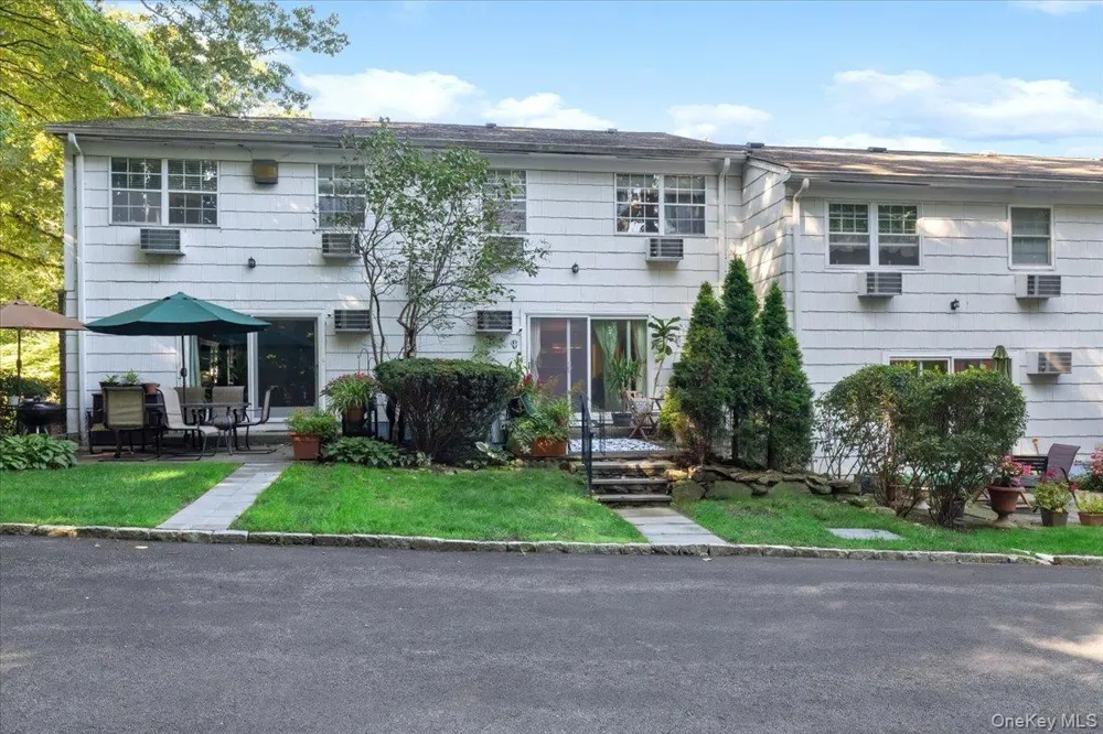 36 Yorkshire Drive Suffern, NY 10901