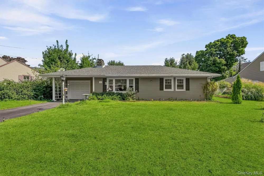 105 Pine Drive New Windsor, NY 12553