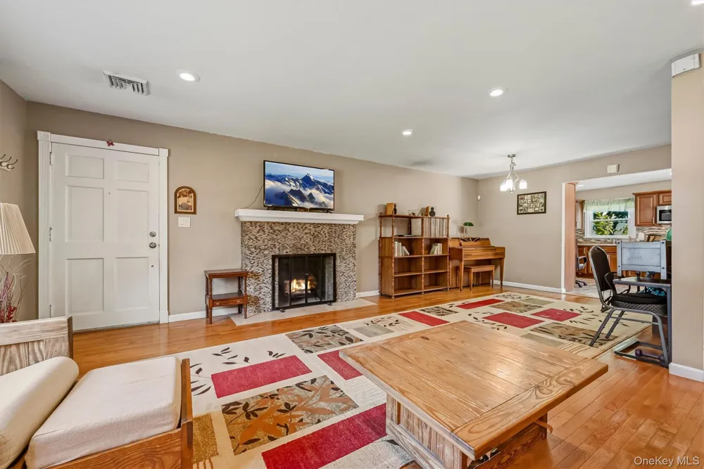 105 Pine Drive New Windsor, NY 12553