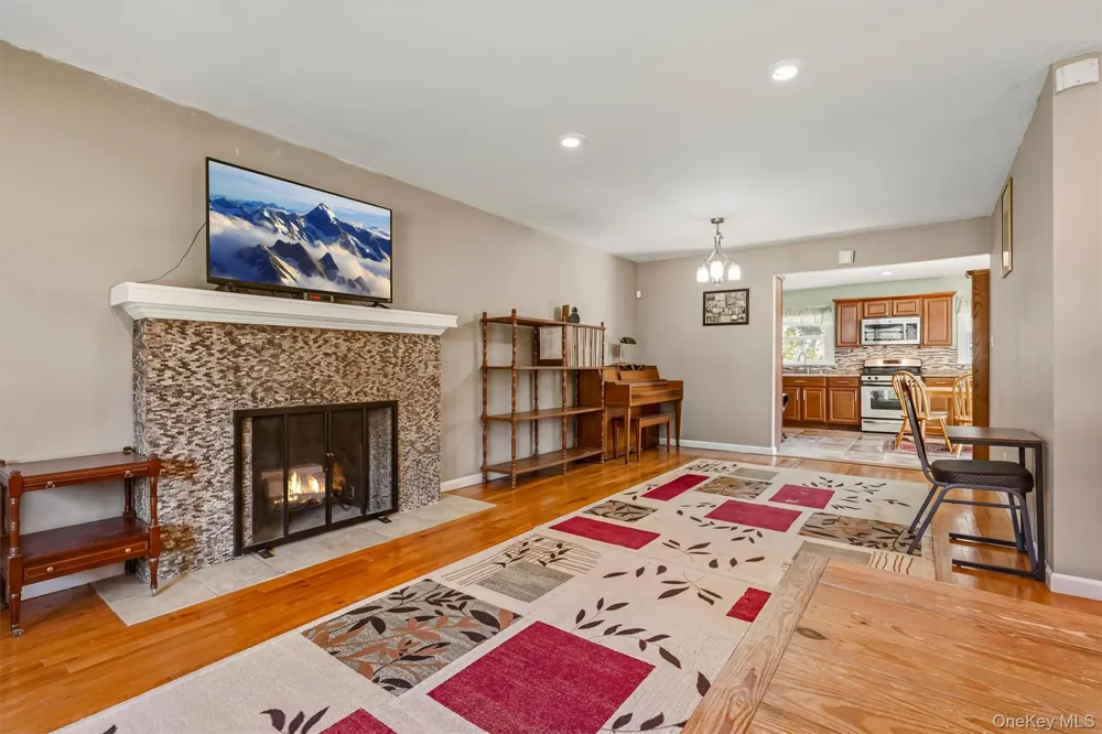 105 Pine Drive New Windsor, NY 12553