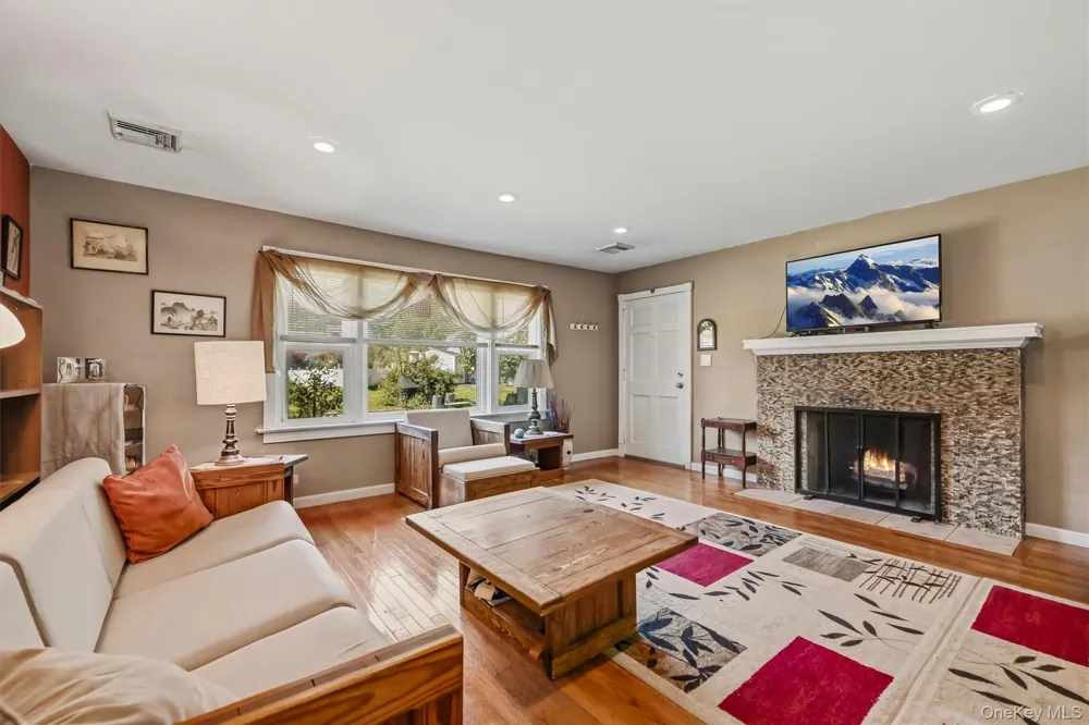 105 Pine Drive New Windsor, NY 12553