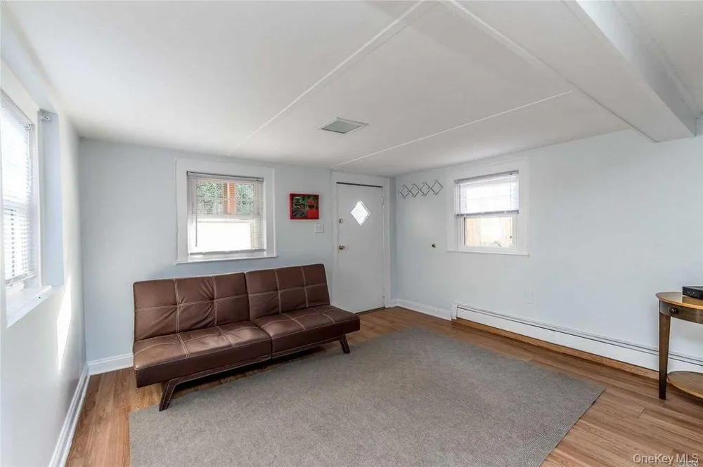28 E Walnut Street Long Beach, NY 11561