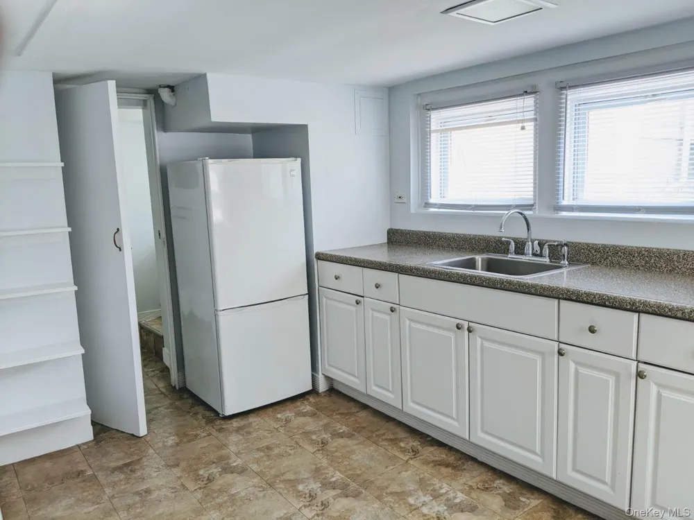 28 E Walnut Street Long Beach, NY 11561