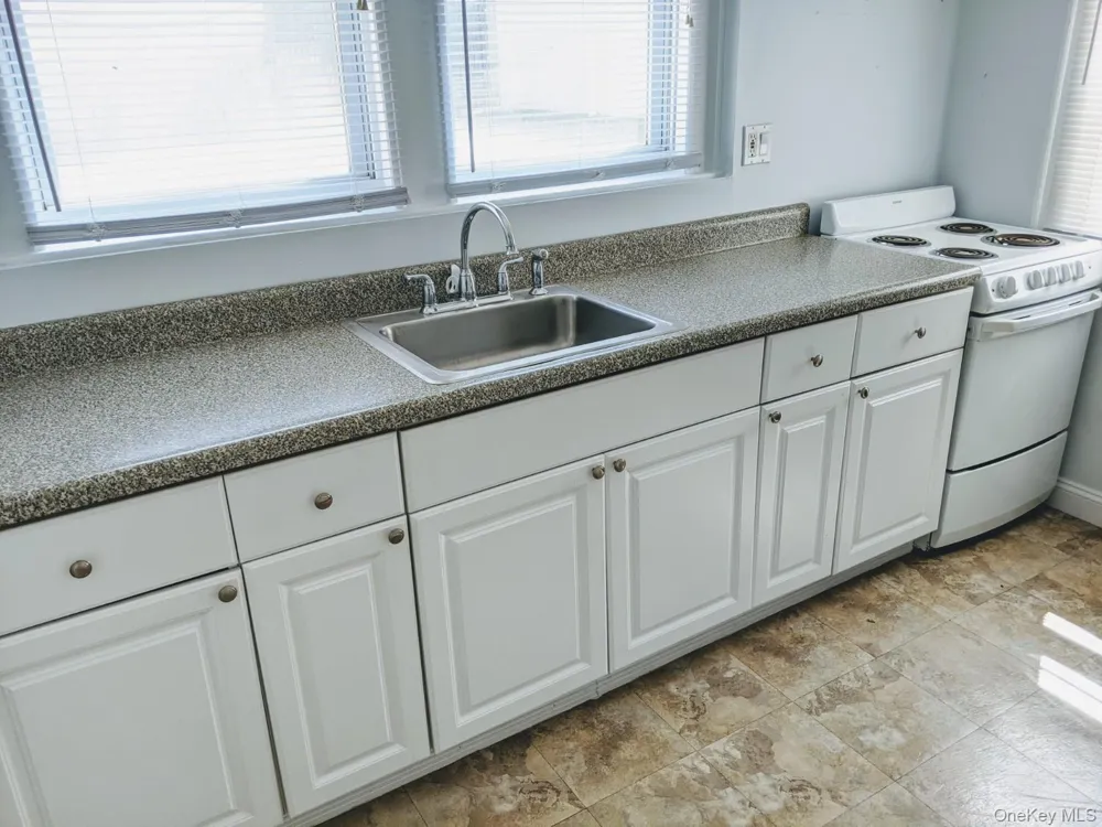 28 E Walnut Street Long Beach, NY 11561