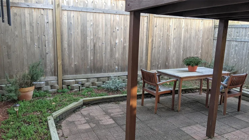 28 E Walnut Street Long Beach, NY 11561