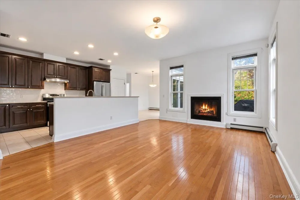 238 Harbor View Drive #238 Port Washington, NY 11050