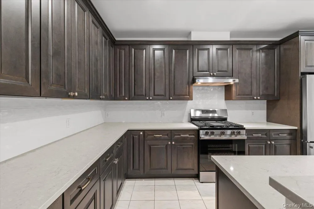 238 Harbor View Drive #238 Port Washington, NY 11050