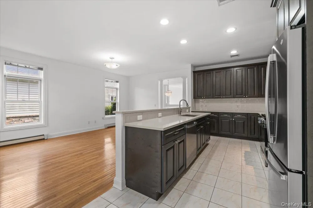 238 Harbor View Drive #238 Port Washington, NY 11050