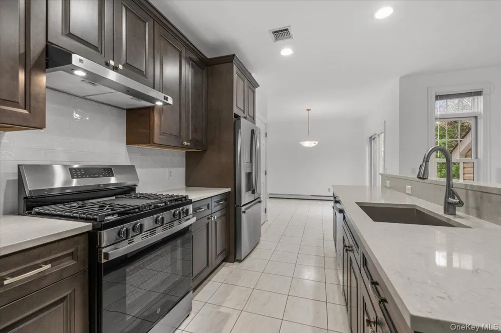 238 Harbor View Drive #238 Port Washington, NY 11050