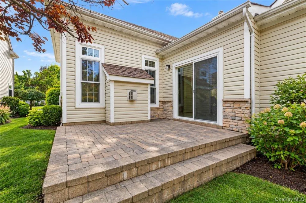238 Harbor View Drive #238 Port Washington, NY 11050