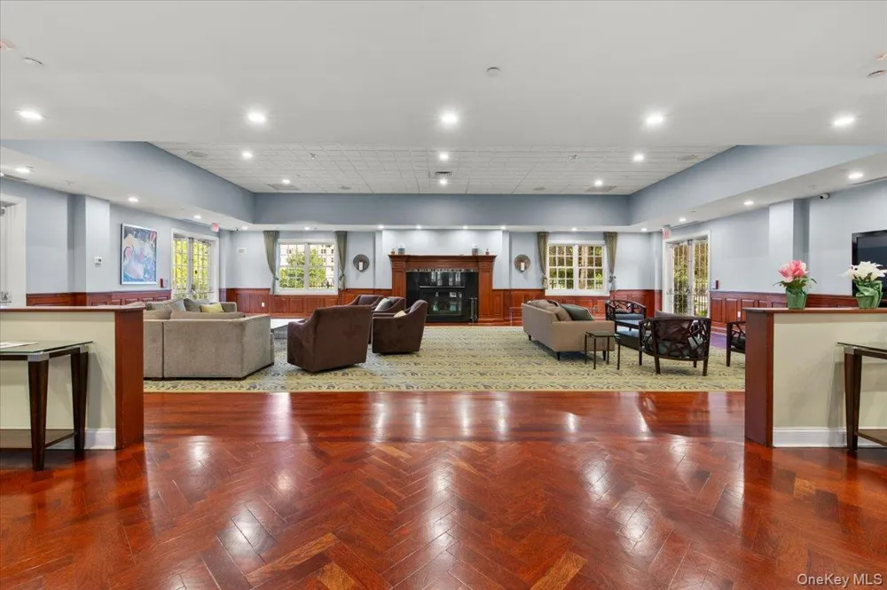 238 Harbor View Drive #238 Port Washington, NY 11050