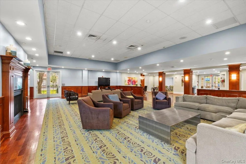 238 Harbor View Drive #238 Port Washington, NY 11050