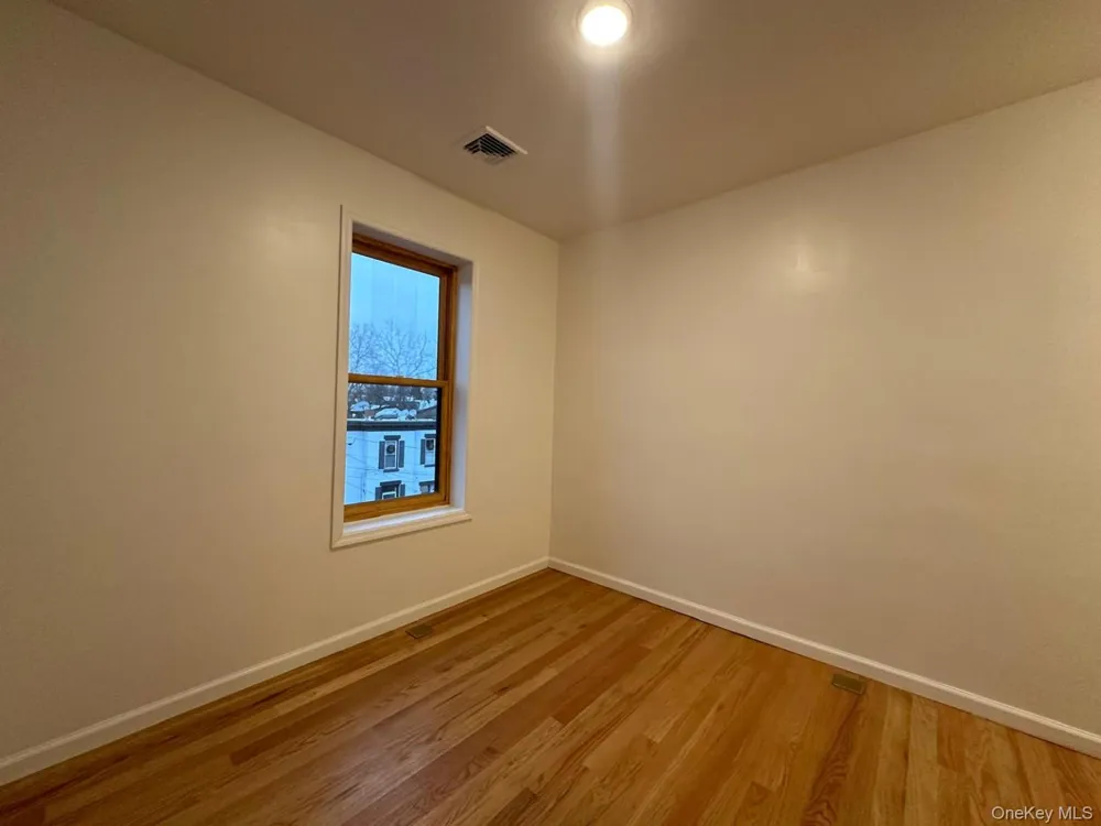 31 Benkard Avenue Newburgh, NY 12550