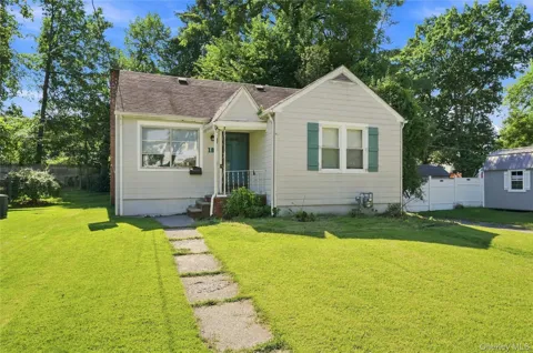 18 Underhill Avenue