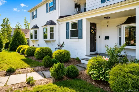 5 Quintard Drive