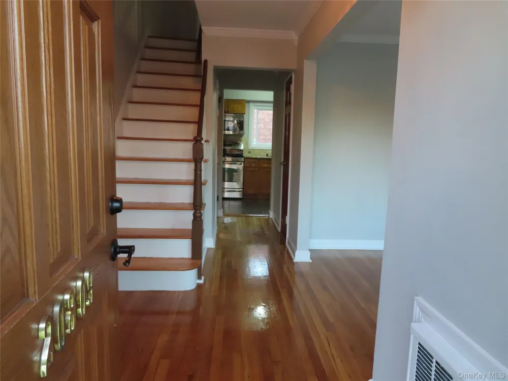 20809 Bardwell Avenue Queens Village, NY 11429