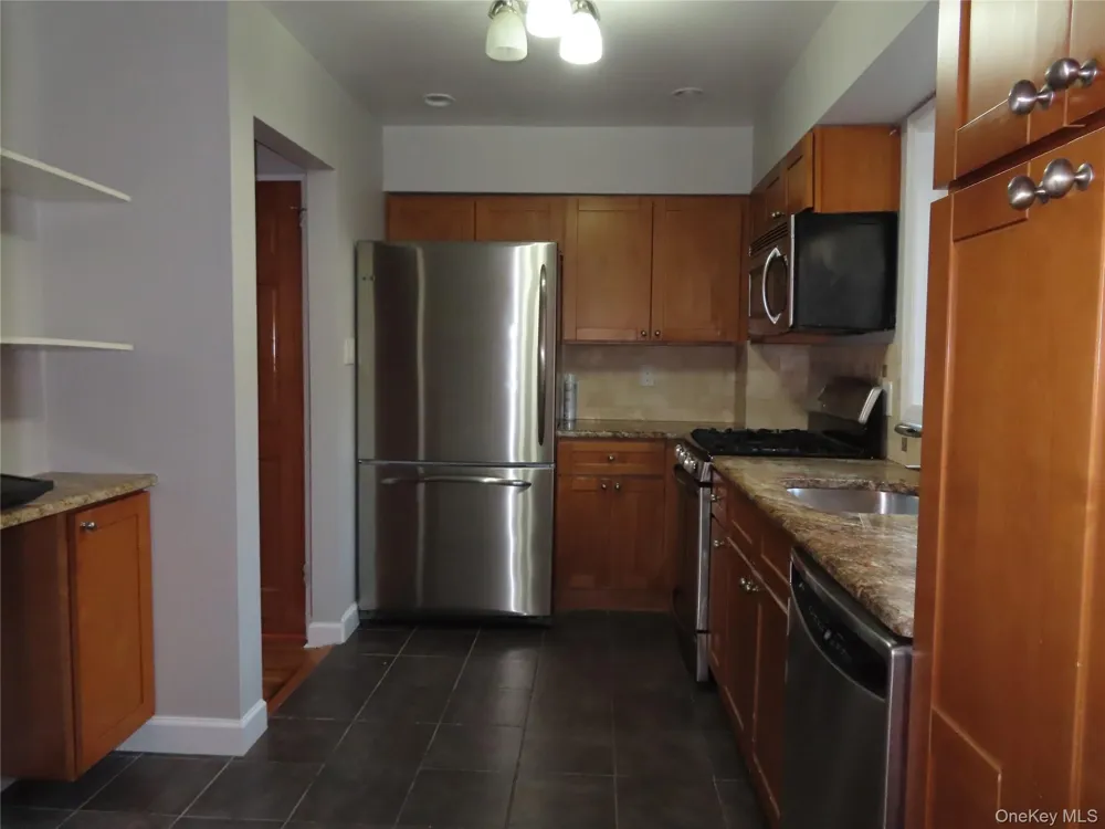 20809 Bardwell Avenue Queens Village, NY 11429