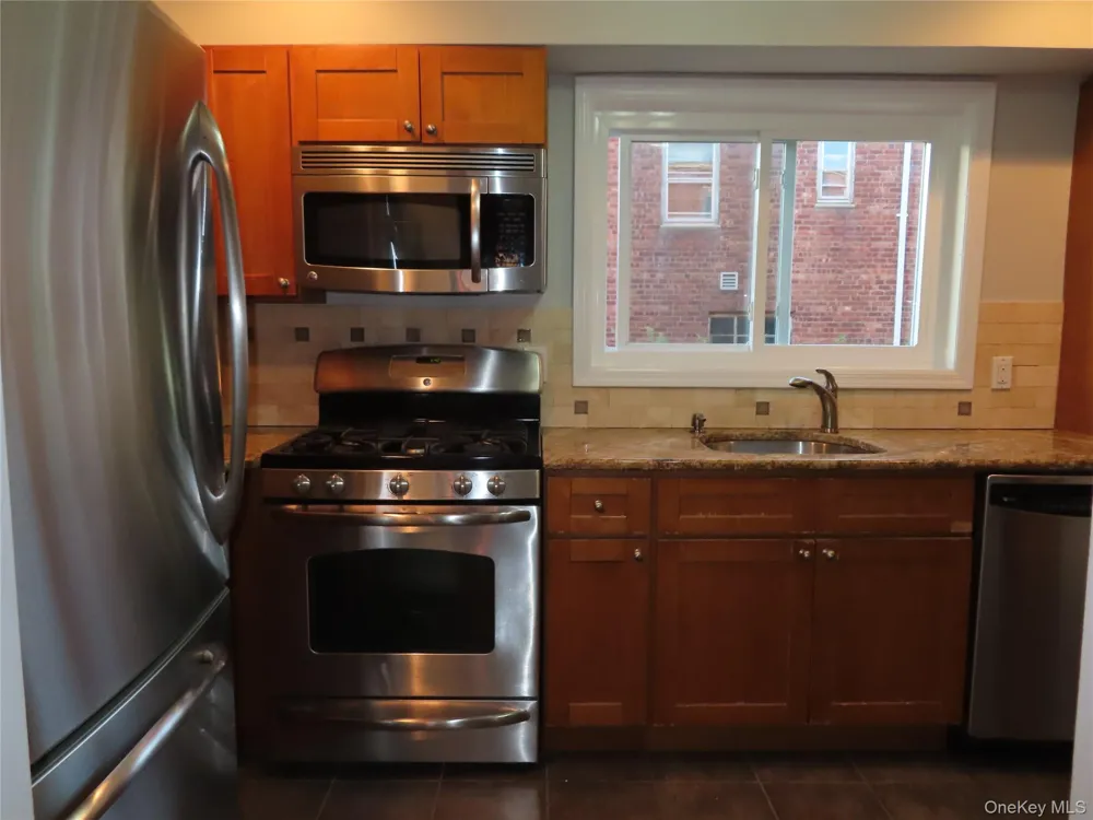 20809 Bardwell Avenue Queens Village, NY 11429