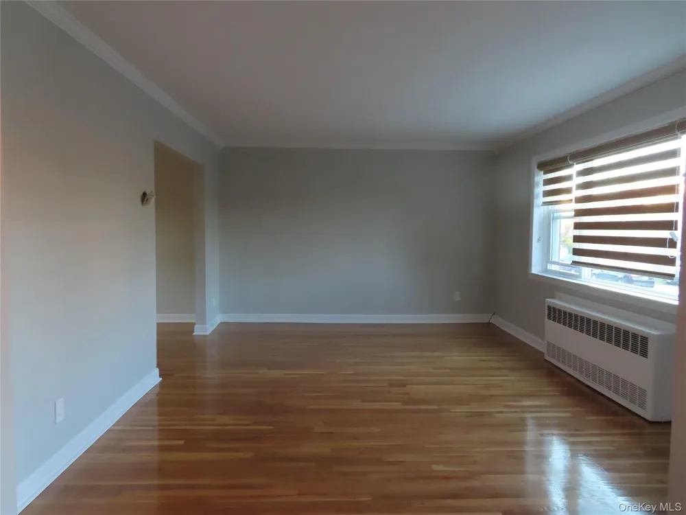 20809 Bardwell Avenue Queens Village, NY 11429
