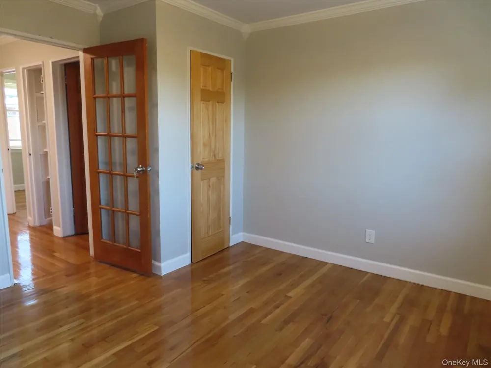 20809 Bardwell Avenue Queens Village, NY 11429