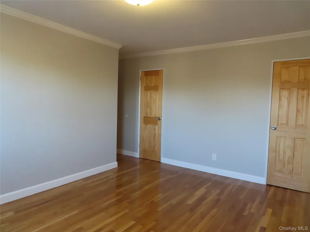 20809 Bardwell Avenue Queens Village, NY 11429