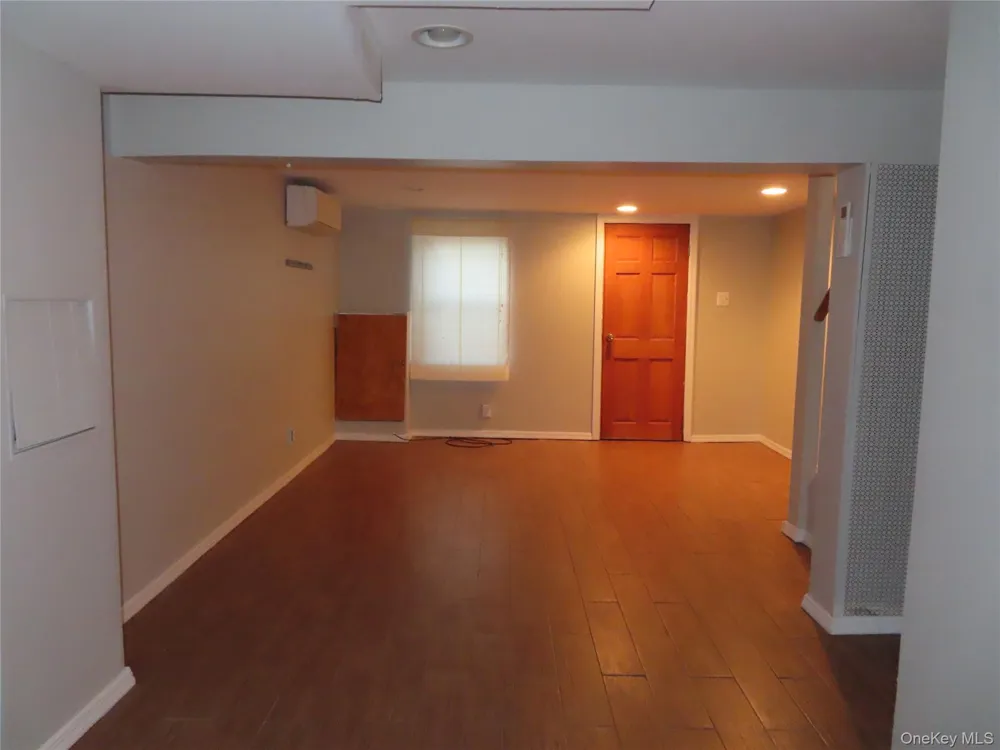 20809 Bardwell Avenue Queens Village, NY 11429