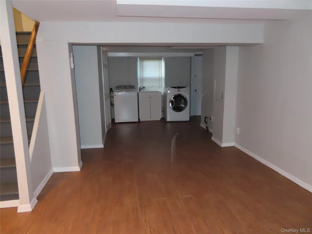 20809 Bardwell Avenue Queens Village, NY 11429
