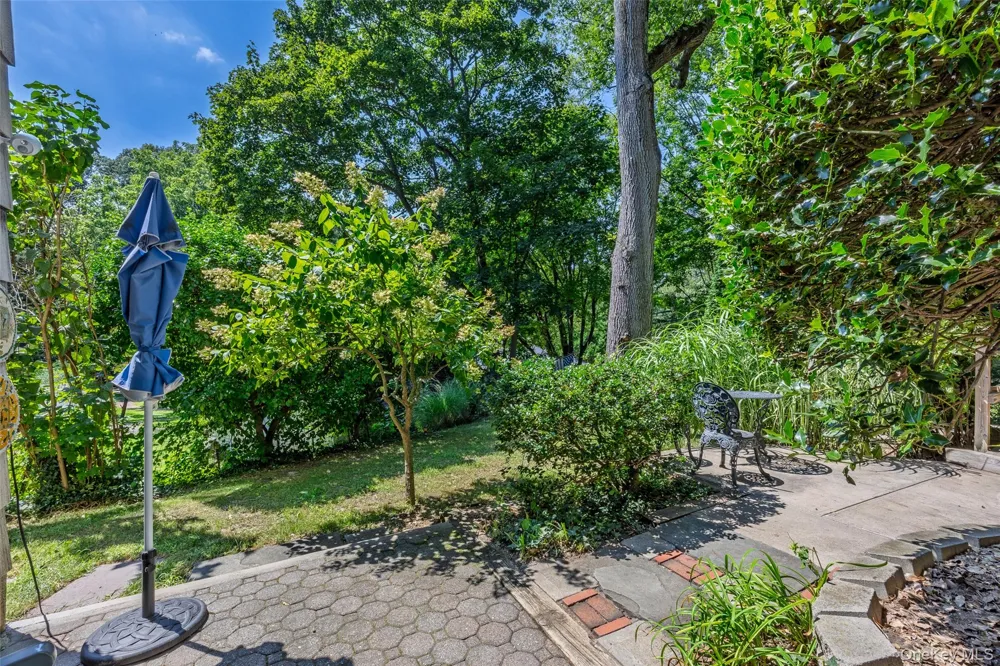 3 Lane M Huntington, NY 11743