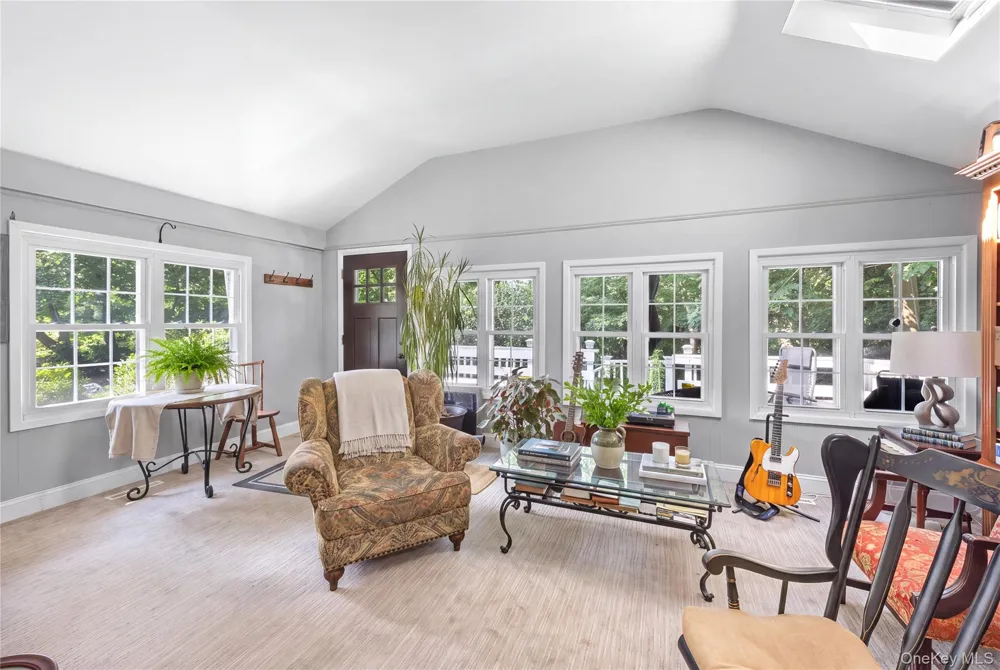3 Lane M Huntington, NY 11743