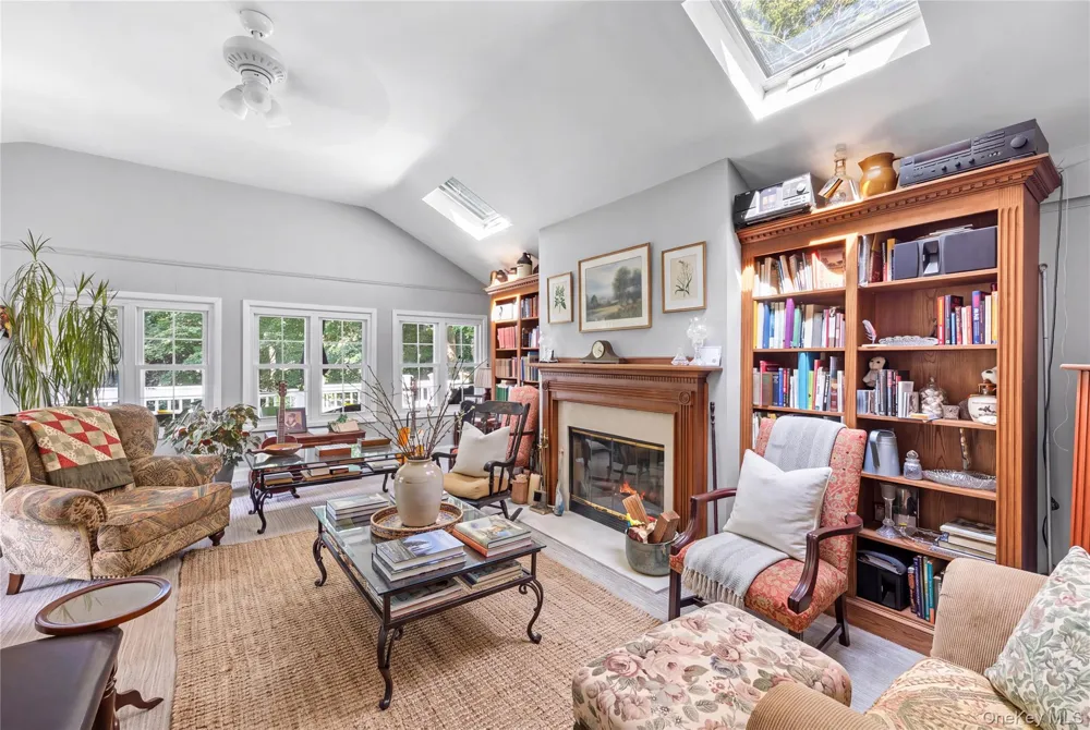 3 Lane M Huntington, NY 11743