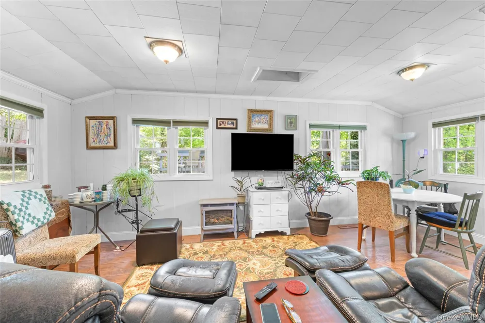 3 Lane M Huntington, NY 11743