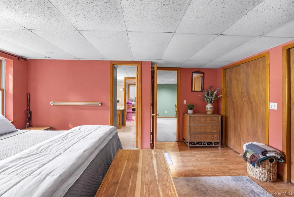 3 Lane M Huntington, NY 11743