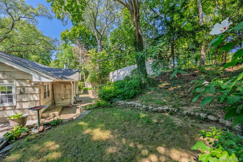 3 Lane M Huntington, NY 11743