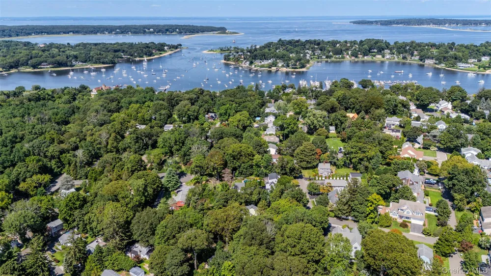 3 Lane M Huntington, NY 11743