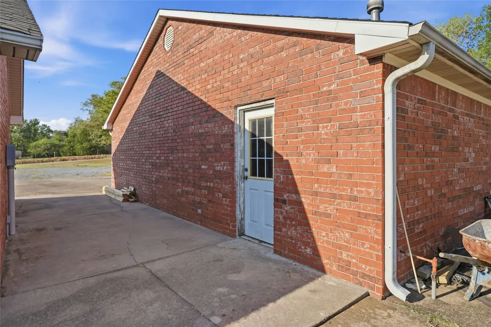 16865 E 570 ROAD Inola, OK 74036