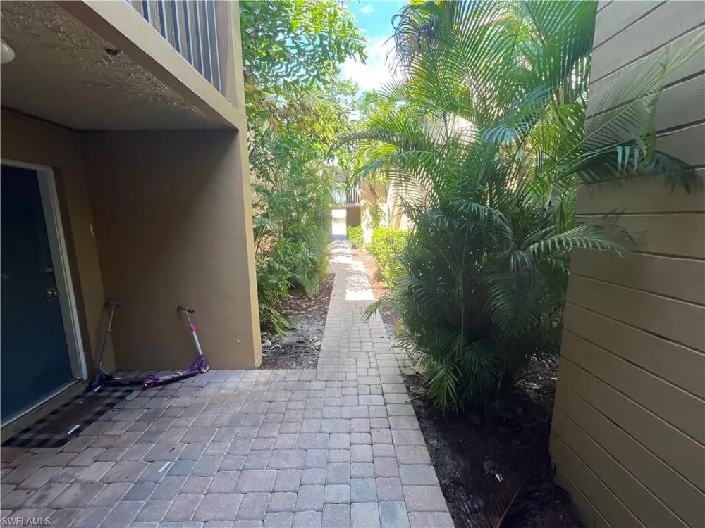 1915 Braman Avenue #4 Fort Myers, FL 33901