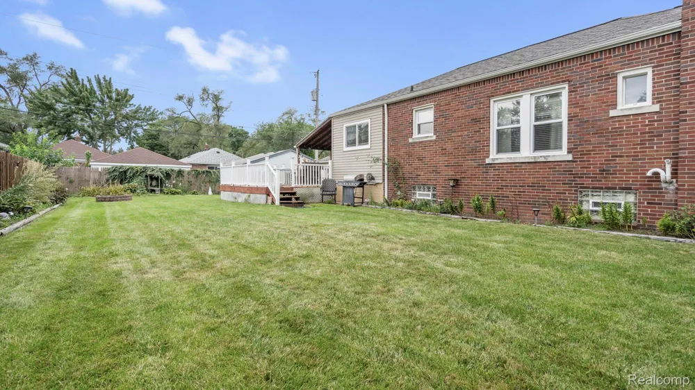 961 Capitol Avenue Lincoln Park City, MI 48146