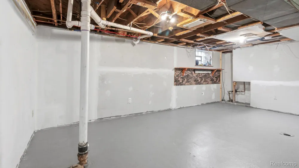 961 Capitol Avenue Lincoln Park City, MI 48146