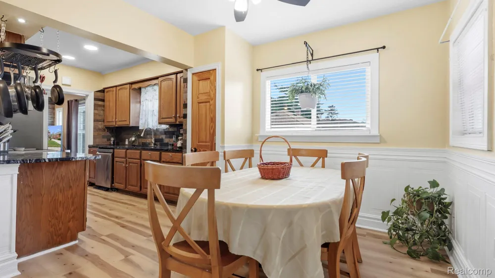 961 Capitol Avenue Lincoln Park City, MI 48146