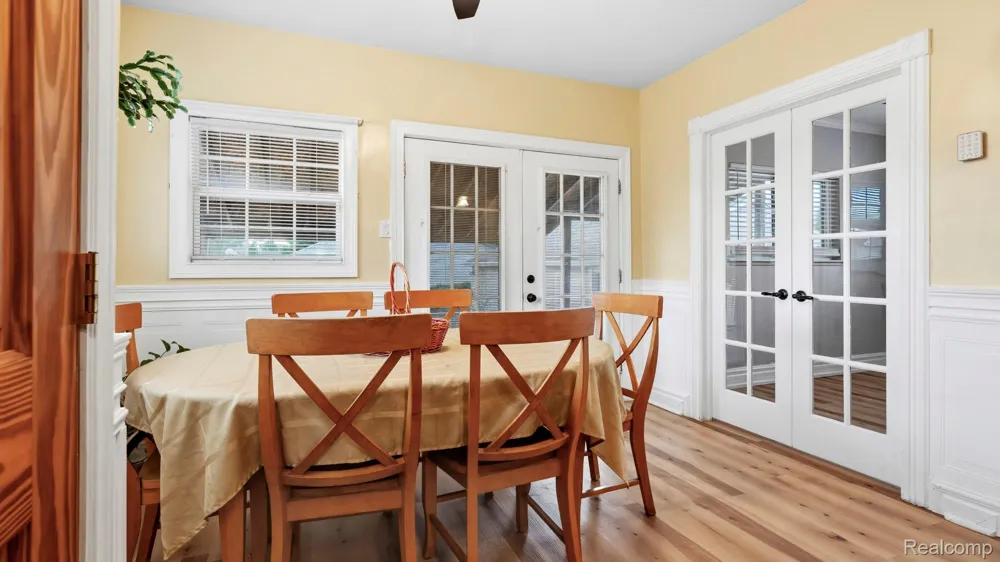 961 Capitol Avenue Lincoln Park City, MI 48146
