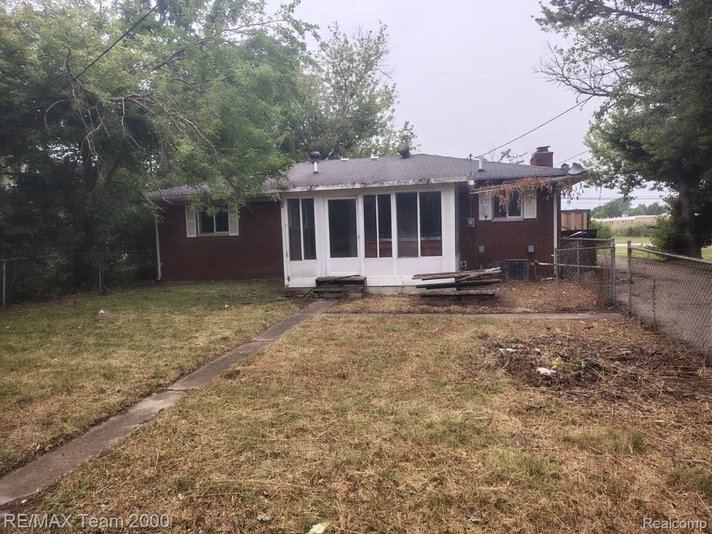 30501 W Jefferson Avenue Gibraltar City, MI 48173