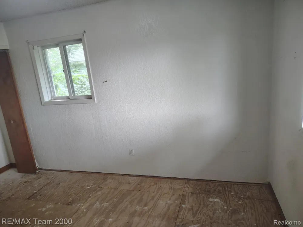 30501 W Jefferson Avenue Gibraltar City, MI 48173