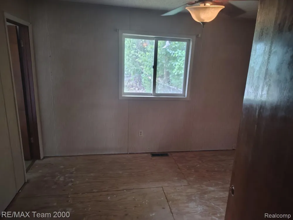 30501 W Jefferson Avenue Gibraltar City, MI 48173