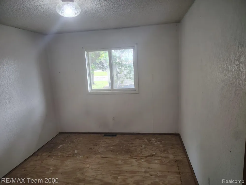 30501 W Jefferson Avenue Gibraltar City, MI 48173